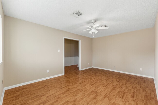 Foto del edificio - Charming 3 bed/2 bath one story home!