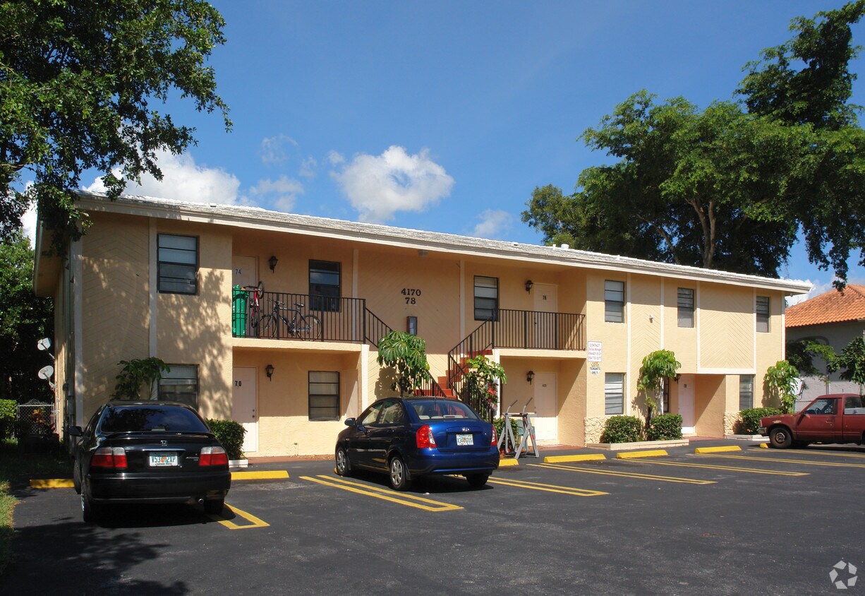 Foto del edificio - 4170 NW 114th Ave