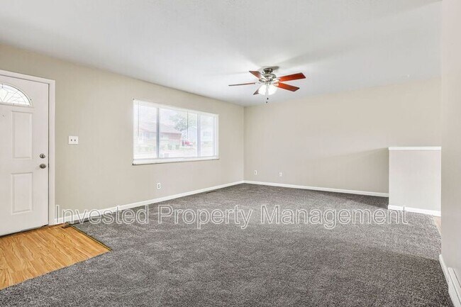 Building Photo - 403 Elmwood Dr