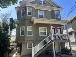 Building Photo - 916-918 27th St