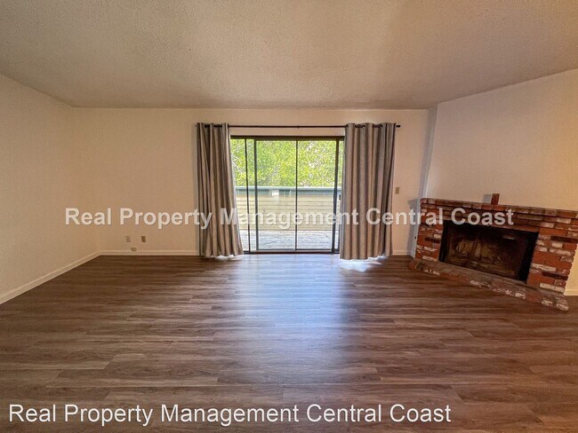 Building Photo - 2 br, 1.5 bath House - 3290 Rockview Place...