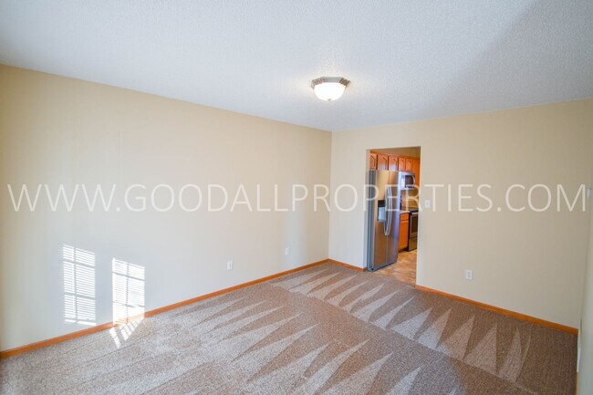 Foto del edificio - Beautiful 4 Bedroom Home in Waukee home with a fantastic yard!