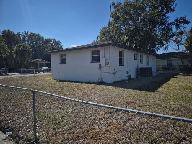 Building Photo - Fully Renovated 3BR Across from Fair Oaks Park | Fenced Yard