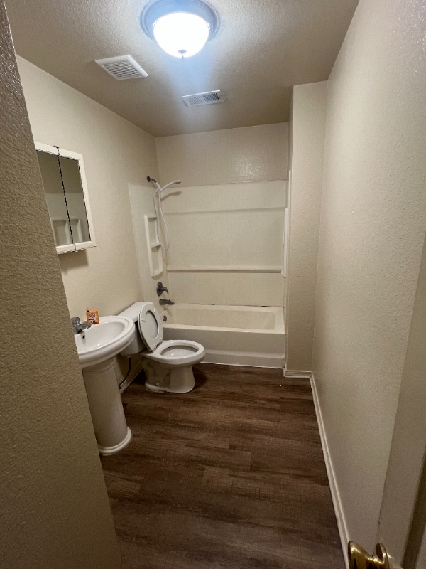 Foto del edificio - 2420 Poplar St