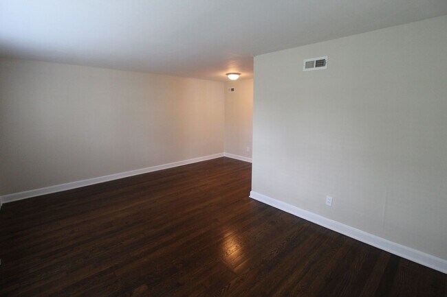 Foto del edificio - Fully Renovated 1 Bedroom 1 Bath in North ...
