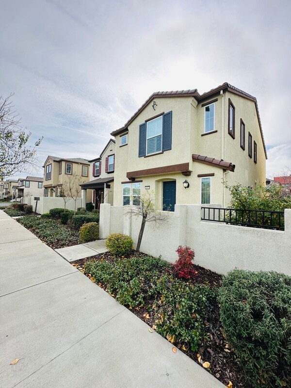 Building Photo - 2473 Pleasant Grove Blvd