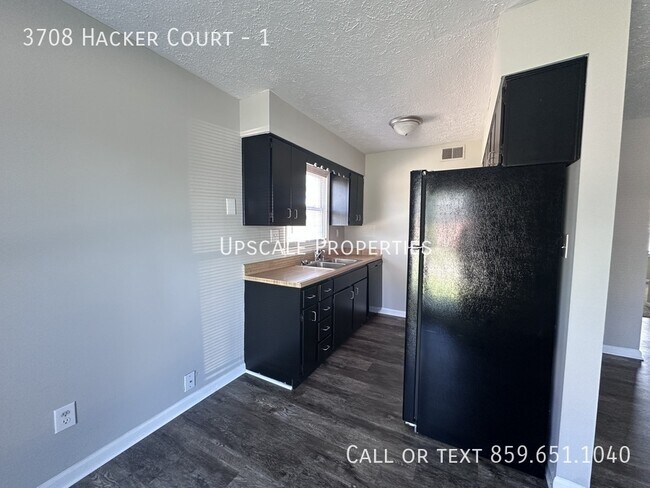 Foto del edificio - 3708 Hacker Ct