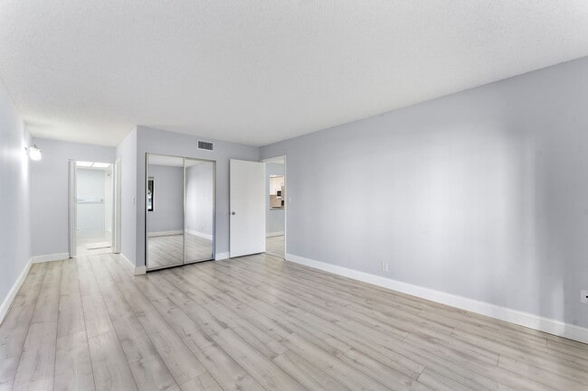 Foto del edificio - 9370 SW 8th St