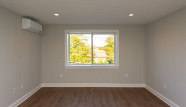 Interior Photo - 925 at North