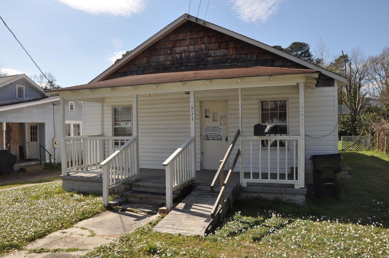 Primary Photo - 111 Spruce St