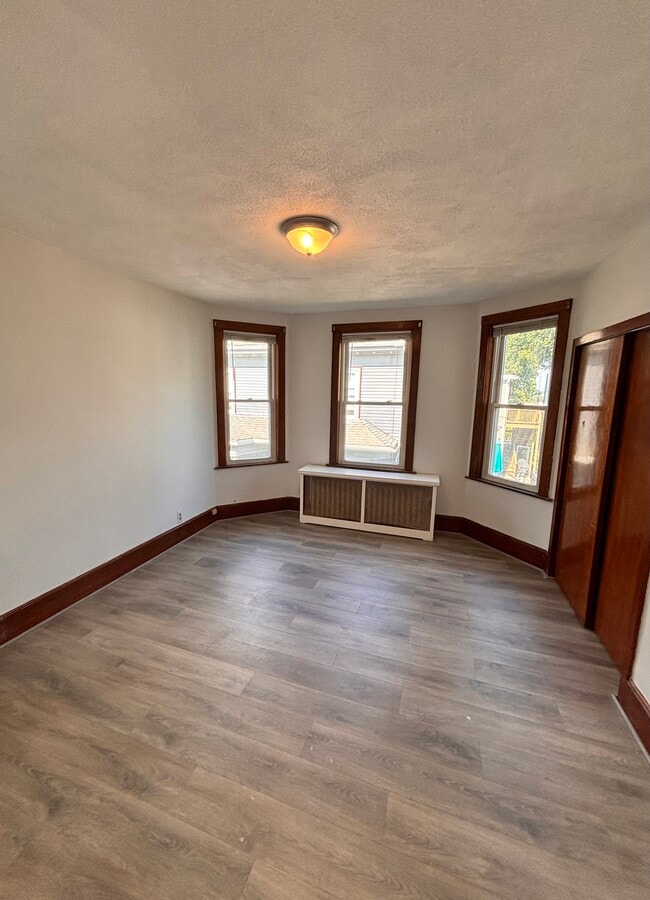 Building Photo - 122 Aldrich St