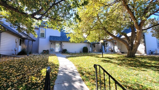 Photo - 294 Cobblestone Dr House