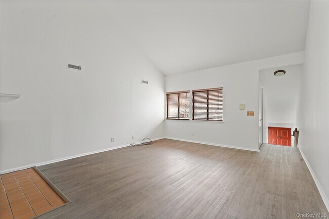 Foto del edificio - 132 Stonemeadow Dr