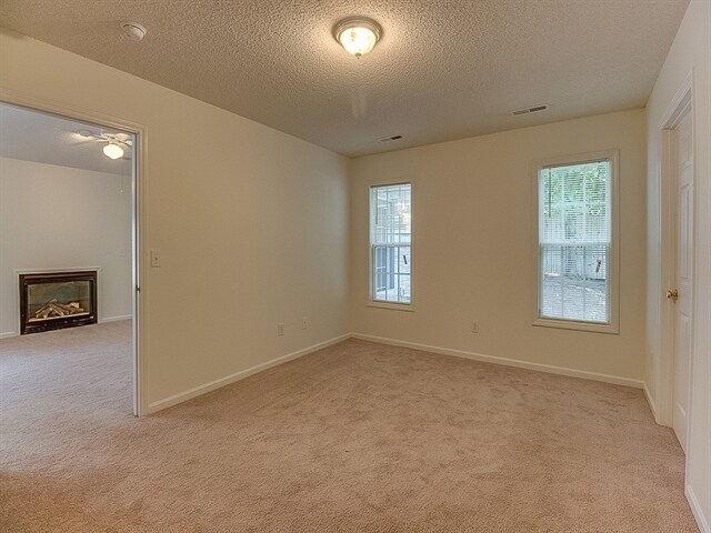Building Photo - 5570 Regent Village Drive