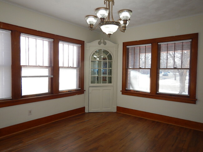 Dining Room - 121 S Sycamore St