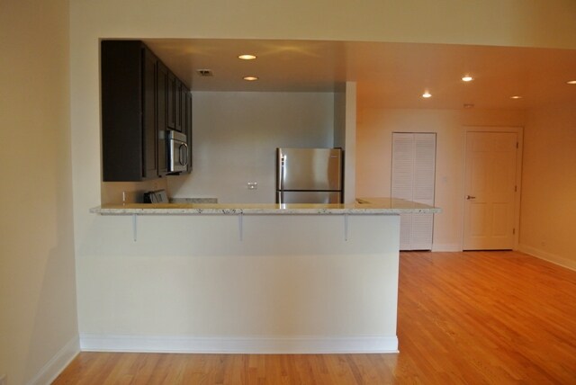 Foto principal - 1439 N Milwaukee Ave