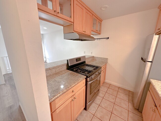 Building Photo - 201 38th Pl