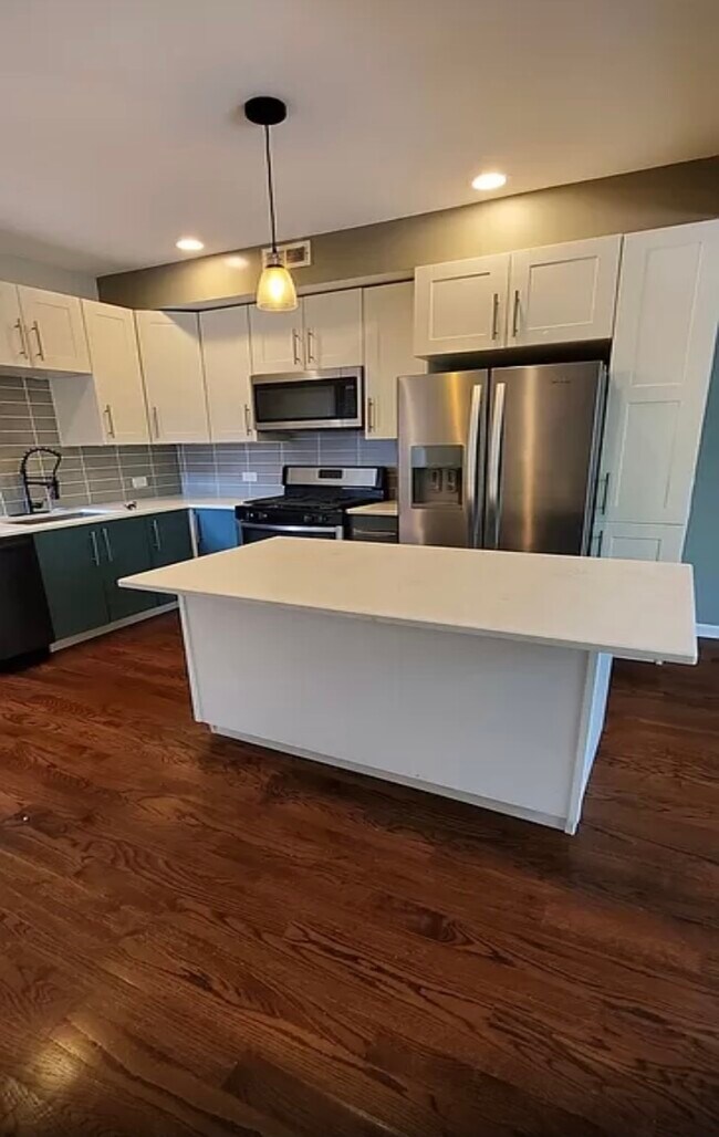 Kitchen - 8030 S Brandon Ave