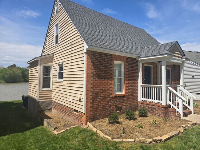 Foto del edificio - STUNNING WATER VIEWS IN CHESTERFIELD COUNTY