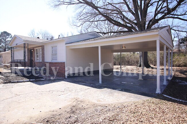 Foto del edificio - 5027 Stacey Rd