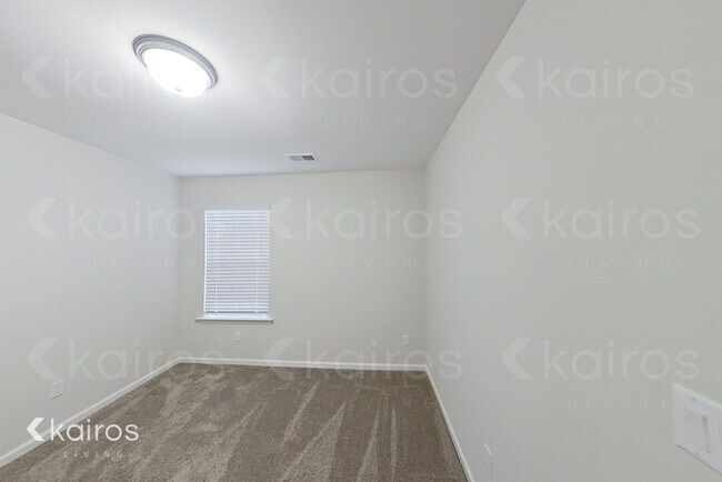 Building Photo - 15 Carrollton Dr.