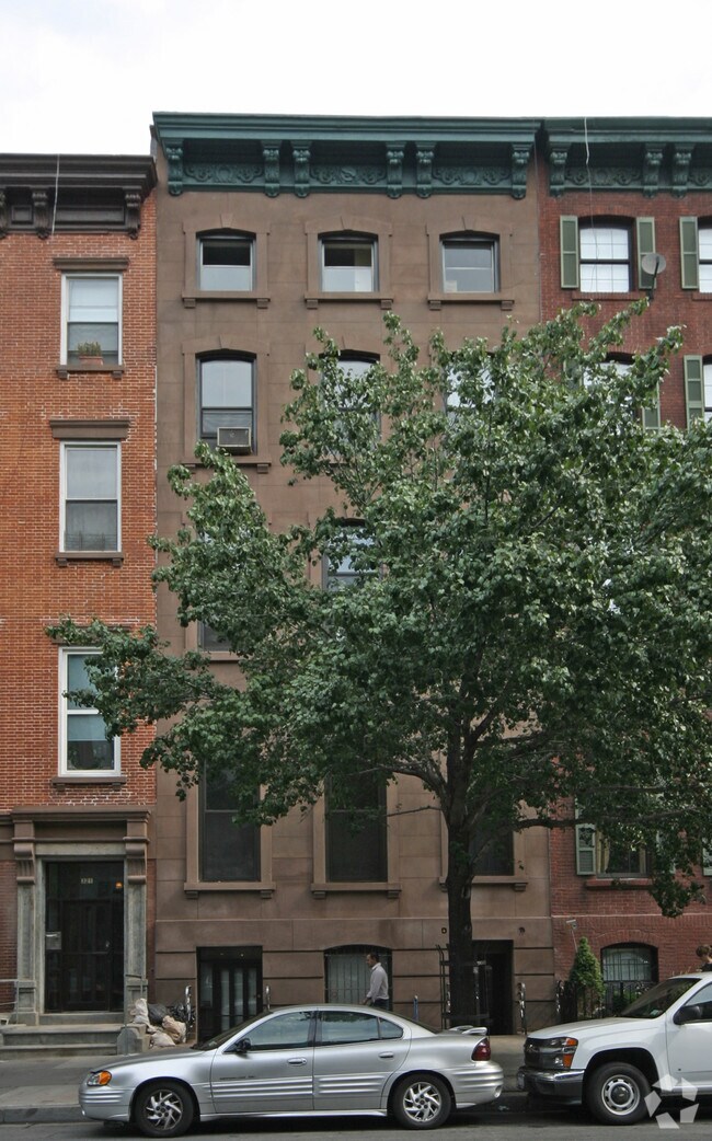 Building Photo - 319 W 14th St