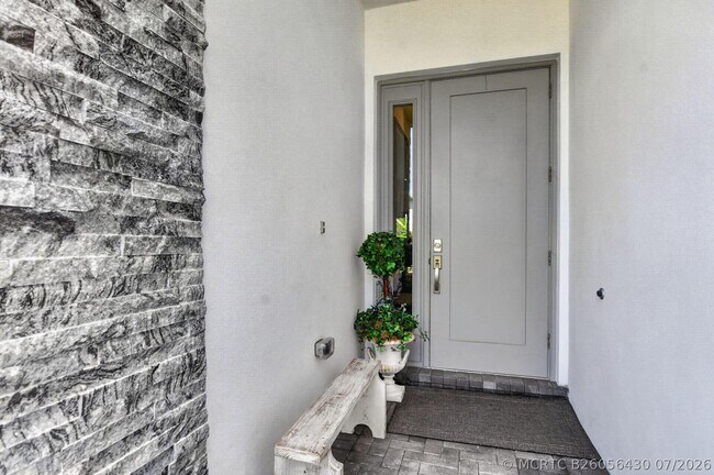 Foto del edificio - 17333 Rainstream Rd