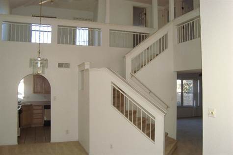 Building Photo - Northeast El Paso 3 Bed w/bonus loft!