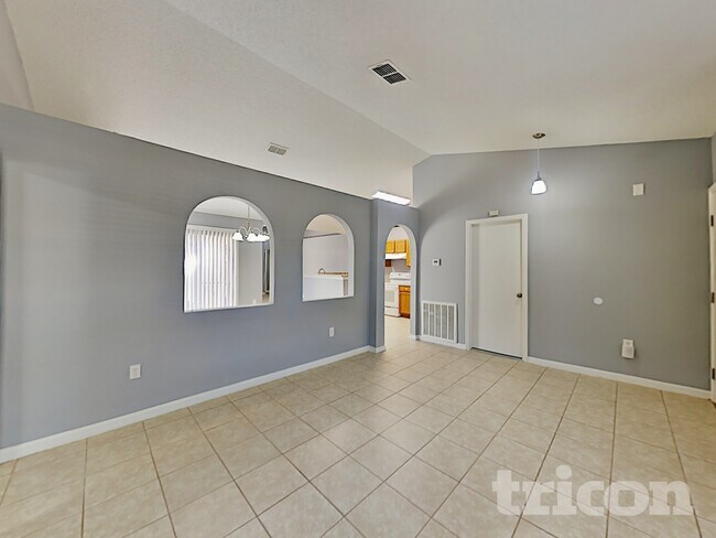 Building Photo - 810 Ognon Ct