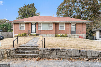 Building Photo - 864 Northview Dr