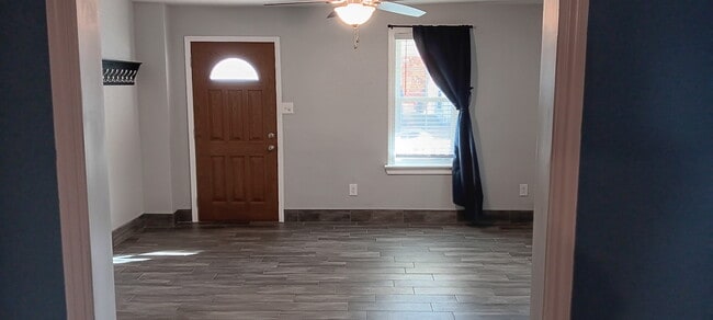 Foto del edificio - 434 Bridge St