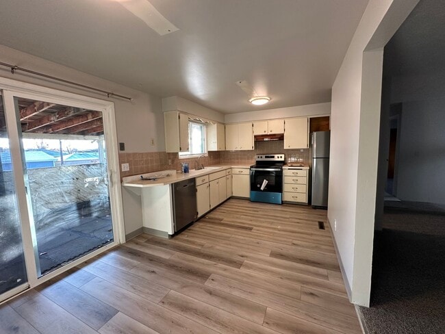 Foto del edificio - Newly Remodeled Northwest Area 4 Bedroom 2...
