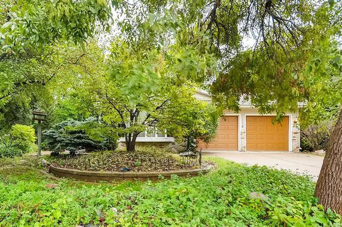Primary Photo - 2116 Greenbrier St, St Paul, MN, 55117