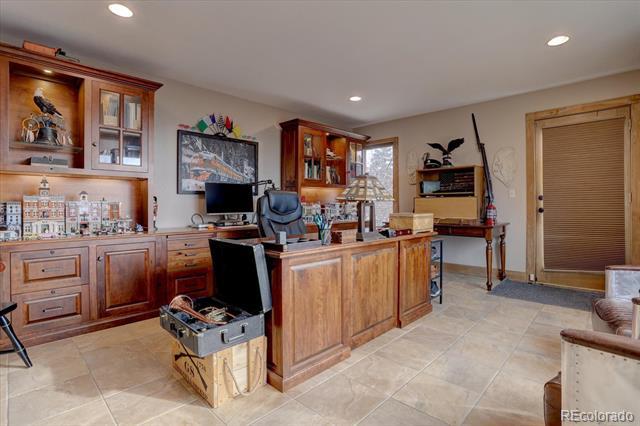 Building Photo - 4760 Lariat Dr