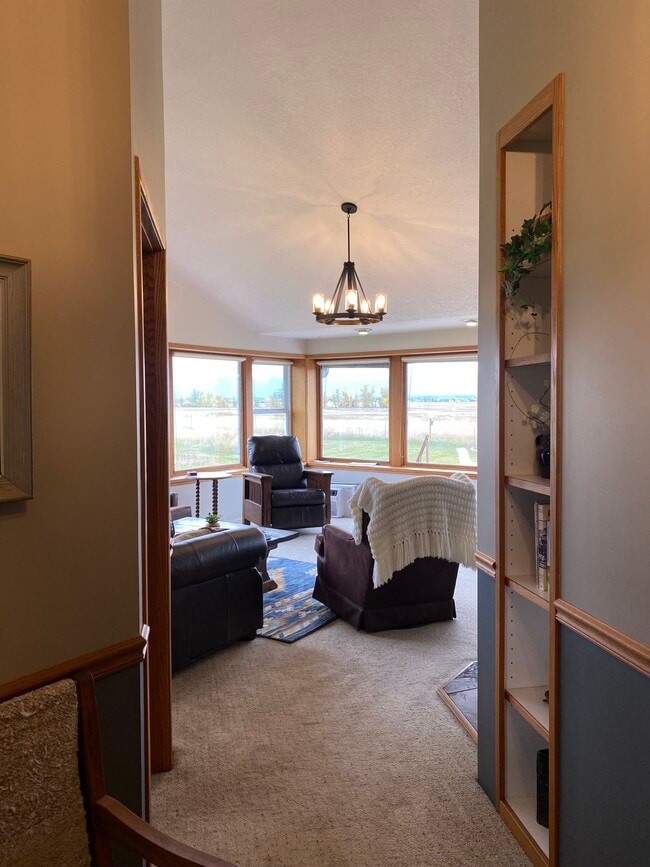 Foto del edificio - 391 N Somers Rd