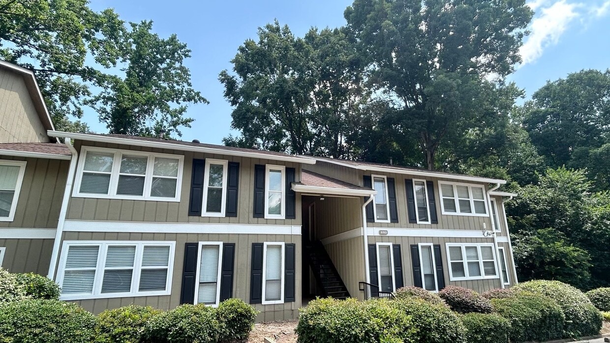 Primary Photo - North Atlanta 1 Bed-1 Bath Condo, LVP Hard...