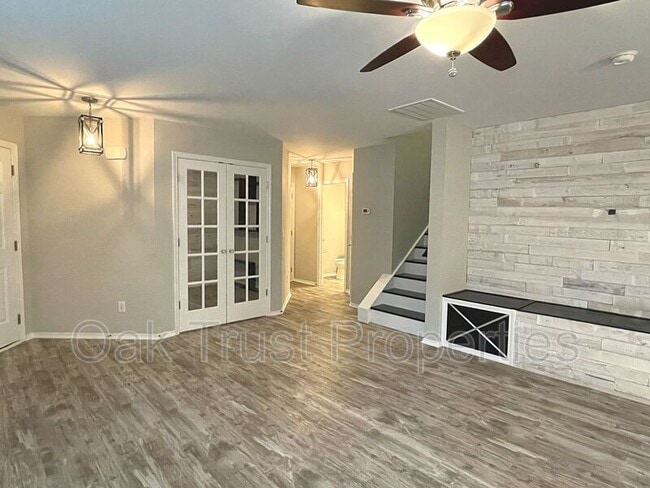 Building Photo - 5150 Trump St