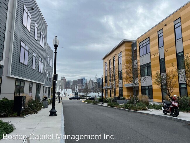 Foto del edificio - 2 br, 1.5 bath House - 7 Lisbon St. Unit #201