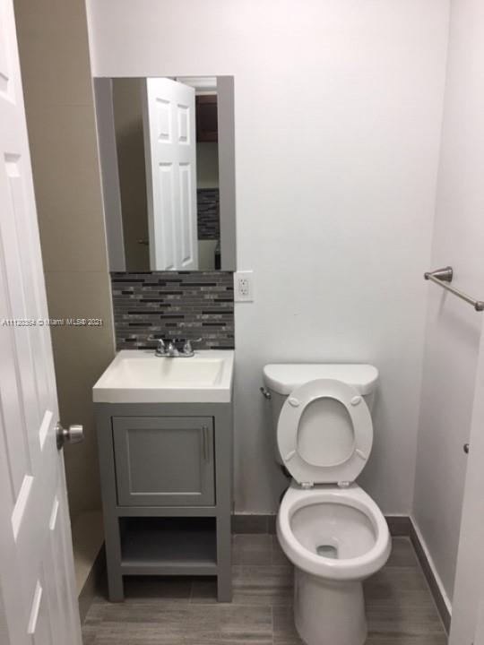 Foto del edificio - 2630 Riverland Dr