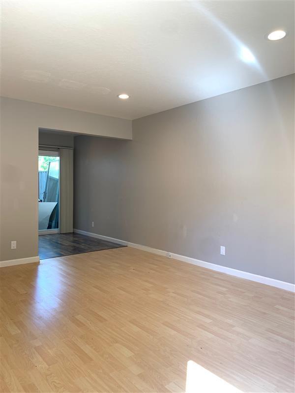Building Photo - 670 Morse Ave