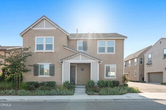 Building Photo - 528 Tibbetts St