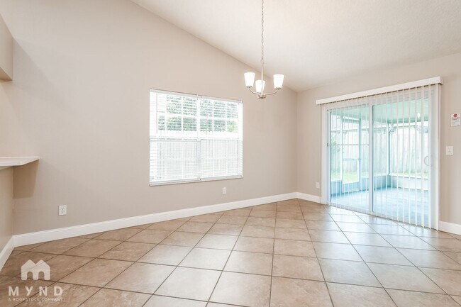 Foto del edificio - 6481 Piccadilly Ln