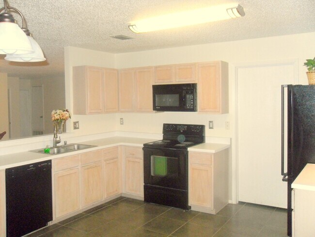 Building Photo - 3107 Westview Dr