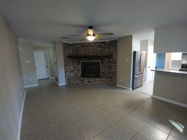 Building Photo - 2212 Appaloosa St