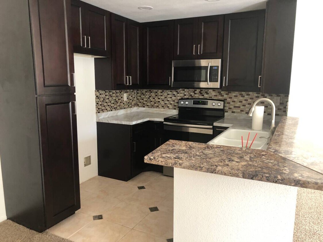 111 Huntington Unit 265, Irvine, CA 92620 Condo for Rent in Irvine