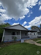Building Photo - 233 E Cambridge Ave