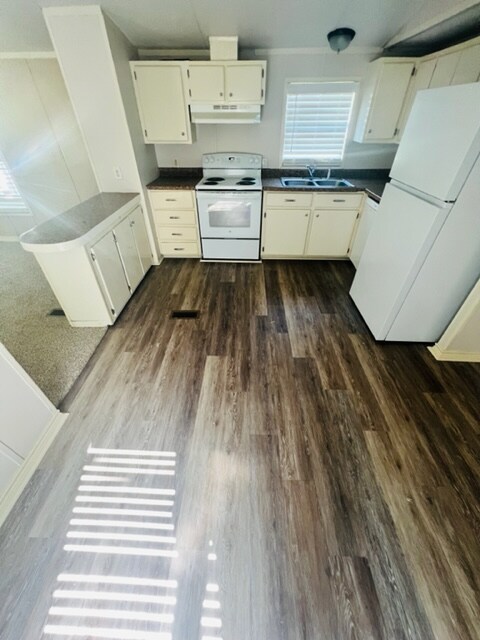 Foto del edificio - 5749 Fuller Springs Dr