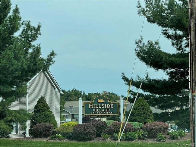 Foto del edificio - 100 Hillside Dr