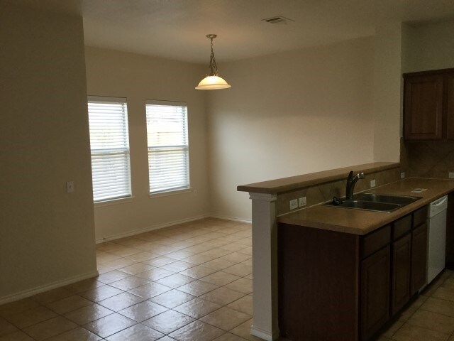 Foto del edificio - 11212 Liberty Farms Drive