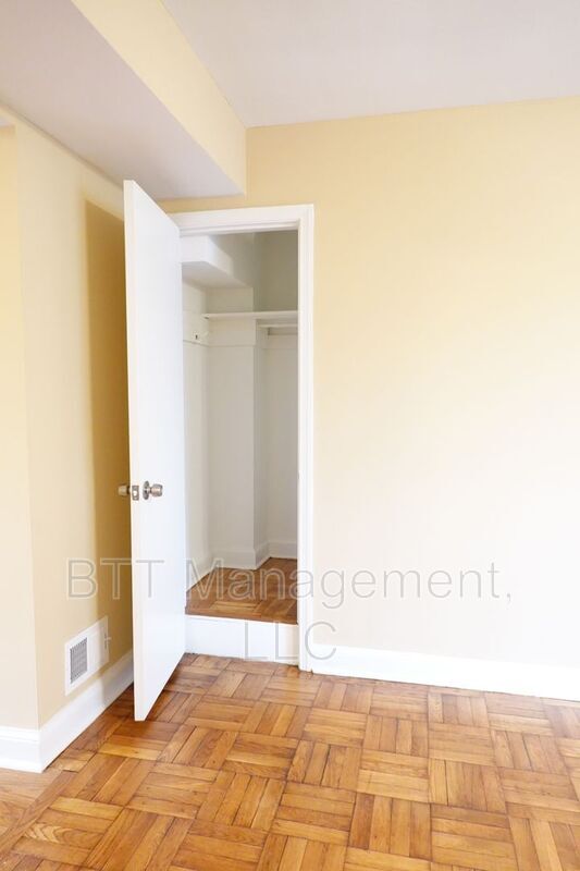Foto del edificio - 8802 Bradford St
